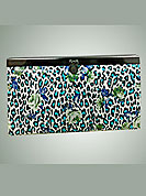 Aressting Clutch purse is beautified with amazing combination of Floral and  Animal print. Combination of colors is cool and gives a morden look with gunmetal kisslock frame. Its is handy  and casual purpose clutch. Slight Color variations are possible due to differing screen and photograph resolutions. 