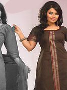 The evolution of style species collection spells pure femininity. This beautiful kameez which is crafted with self weaving, thread fringes and patch work. This casual wear drape made with south cotton fabric. Matching salwar and dupatta is available. Slight Color variations are possible due to differing screen and photograph resolutions.