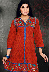 Simple and sober cotton kurti has beautiful floral embroidery work on neckline and bottom area with multicolors. Leafs print on kurti and color combination is nice. It’s a casual wear drape. Bottom shown in the image is just photography purpose. Slight Color variations are possible due to differing screen and photograph resolutions.