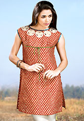 An endearing splash oh colors look gorgeous tridimensional charm. This kurti is embellished with beautiful floral print work on all over in fabulous style. This kurti is made with cotton fabric. This is readymade casual wear and 36,38,40,42 & 44 sizes are available. Slight Color variations are possible due to differing screen and photograph resolutions.