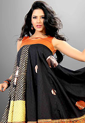 Breathtaking collection of kurti with stylish embroidered work and fabulous style. This beautiful designer black cotton readymade tunic have amazing floral, abstract print and embroidery patch work is done with resham thread work. The entire ensemble makes an excellent wear. This is a perfect patry wear readymade kurti. Accessories shown in the image is just for photography purpose. Slight Color variations are possible due to differing screen and photograph resolutions.