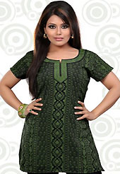 This green and black american crepe readymade tunic is nicely designed with floral and geometric print and patch work. This is a perfect casual wear readymade kurti. Bottom shown in the image is just for photography purpose. Minimum quantity order 12pcs in each style. Slight Color variations are possible due to differing screen and photograph resolutions.